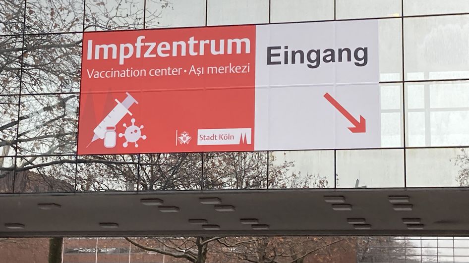 Eingang des Impfzentrums Köln